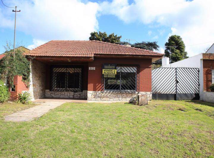 Casa · 75m² · 3 Ambientes · 2 Cocheras