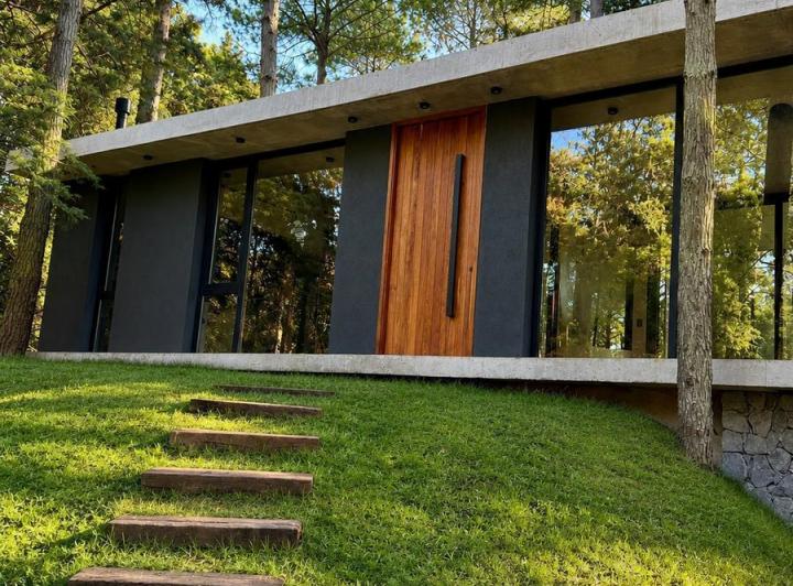 Casa · 210m² · 5 Ambientes · 1 Cochera