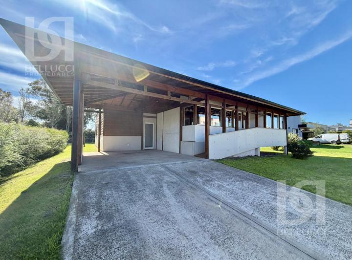 Casa · 708m² · 4 Ambientes