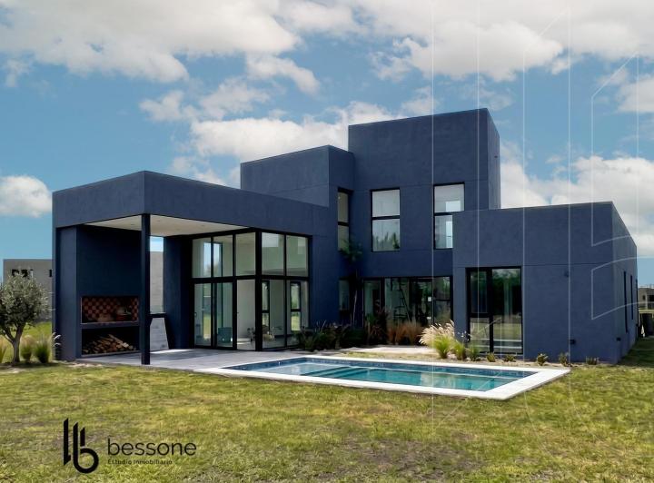 Casa · 170m² · 4 Ambientes · 2 Cocheras