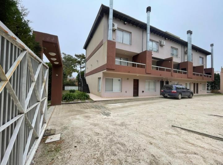Casa · 75m² · 2 Dormitorios · 1 Cochera