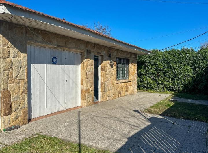 Casa · 90m² · 4 Ambientes · 2 Cocheras
