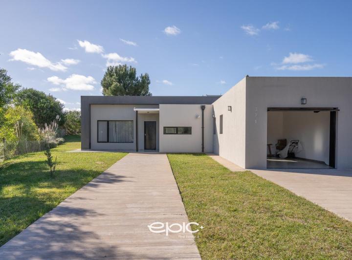 Casa · 160m² · 5 Ambientes · 2 Cocheras