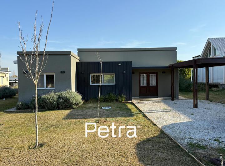 Casa · 147m² · 5 Ambientes · 1 Cochera