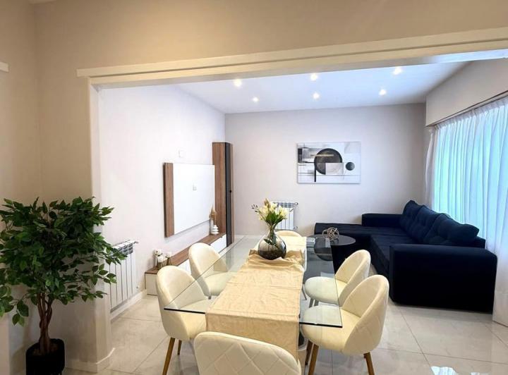 Casa · 140m² · 4 Ambientes · 1 Cochera
