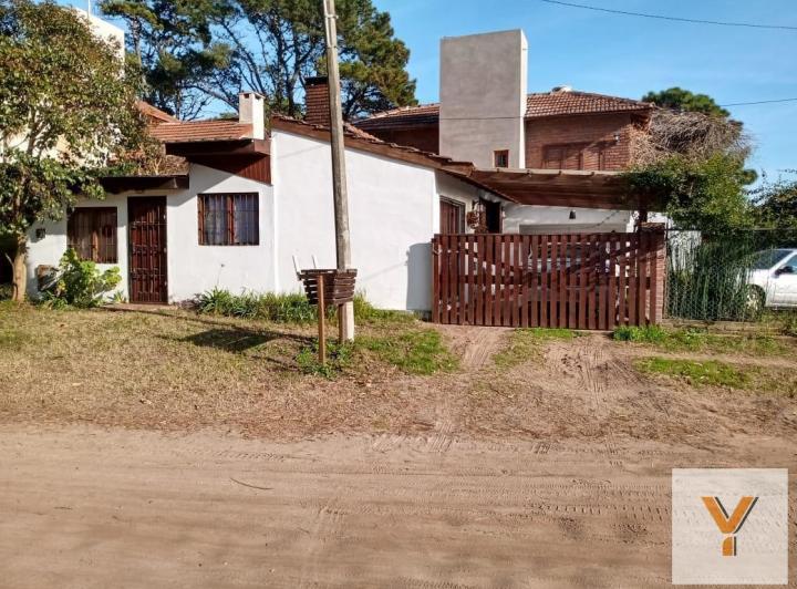 Casa · 120m² · 6 Ambientes · 2 Cocheras