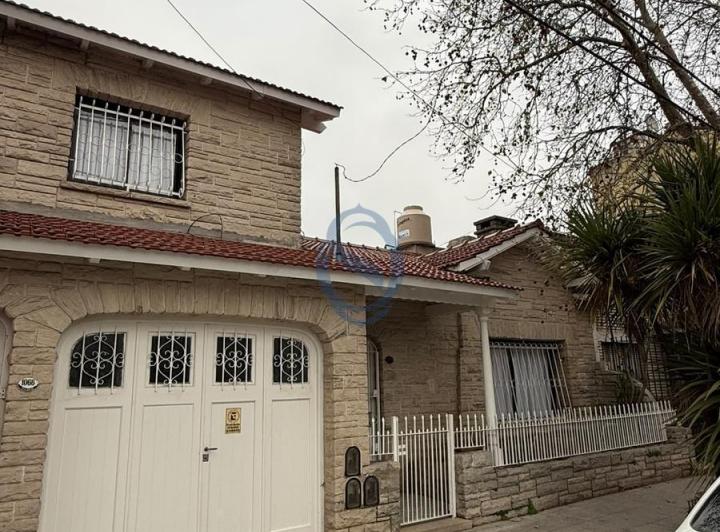 Casa · 150m² · 4 Ambientes · 1 Cochera