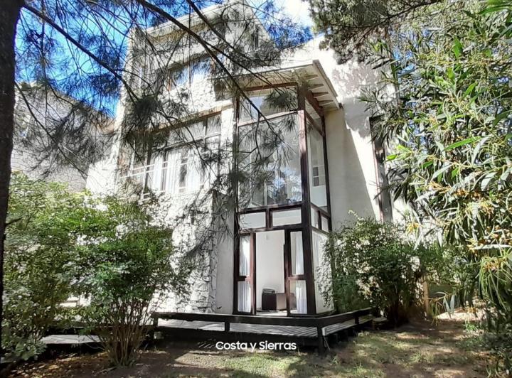 Casa · 144m² · 4 Ambientes · 1 Cochera