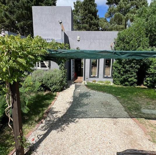 Casa · 82m² · 3 Ambientes · 2 Cocheras