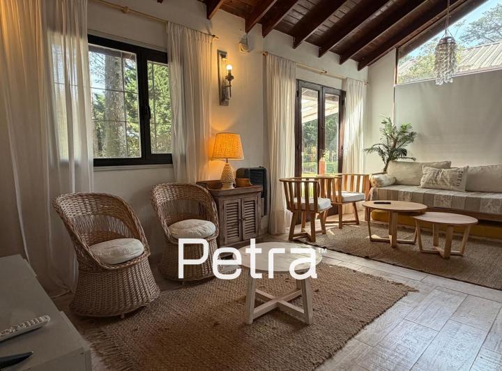 Casa · 135m² · 4 Ambientes · 1 Cochera