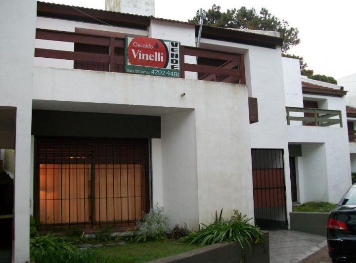 Casa · 80m² · 3 Ambientes · 1 Cochera