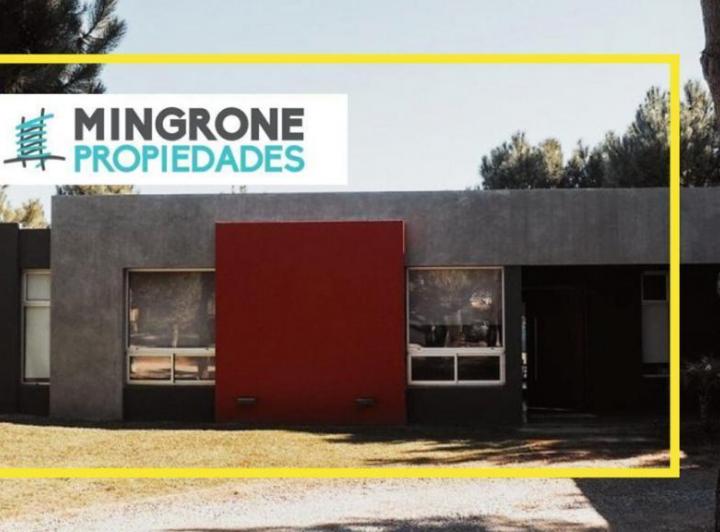 Casa · 200m² · 5 Ambientes · 1 Cochera