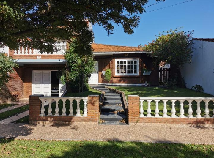 Casa · 135m² · 5 Ambientes · 1 Cochera