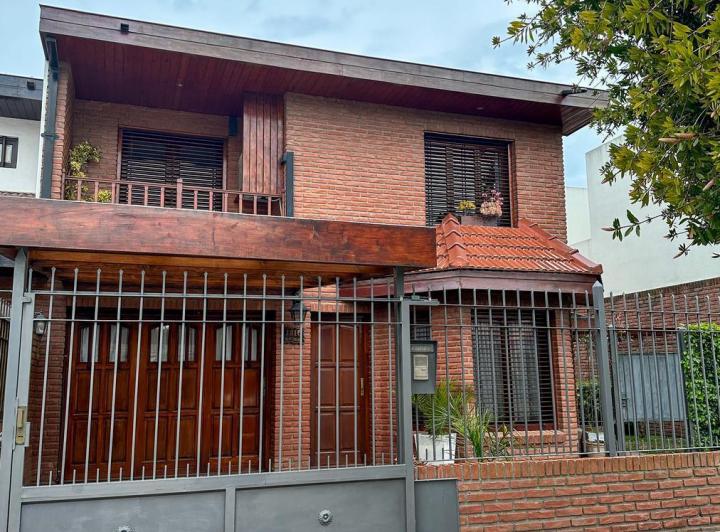 Casa · 105m² · 3 Ambientes · 1 Cochera