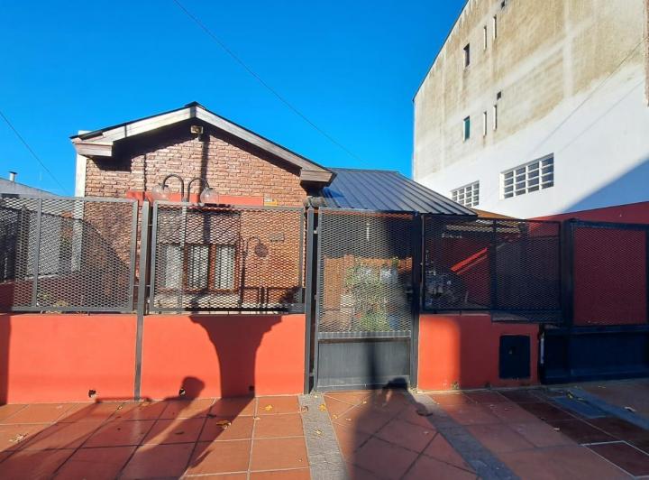 Casa · 160m² · 3 Ambientes · 2 Cocheras