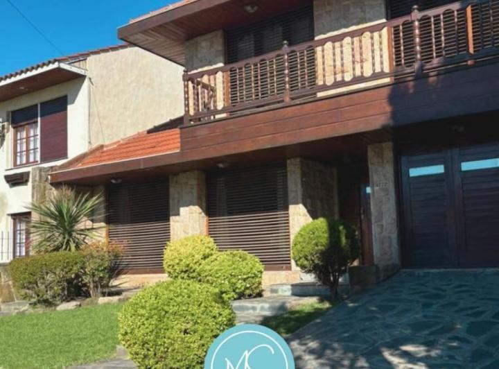 Casa · 234m² · 4 Ambientes · 1 Cochera