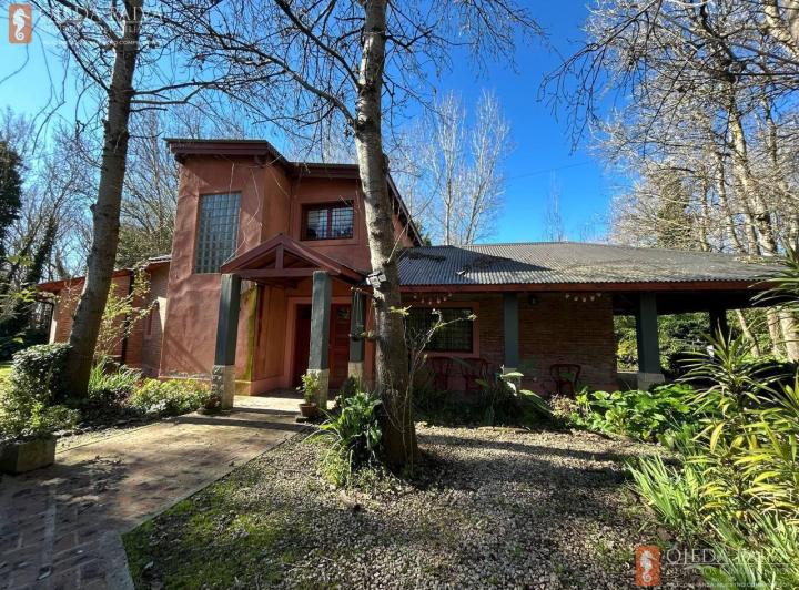 Casa · 134m² · 5 Ambientes · 1 Cochera