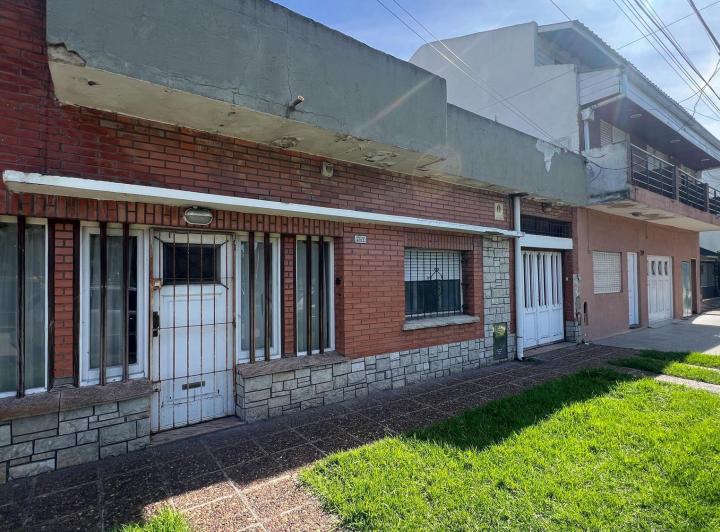 Casa · 149m² · 3 Dormitorios · 2 Cocheras