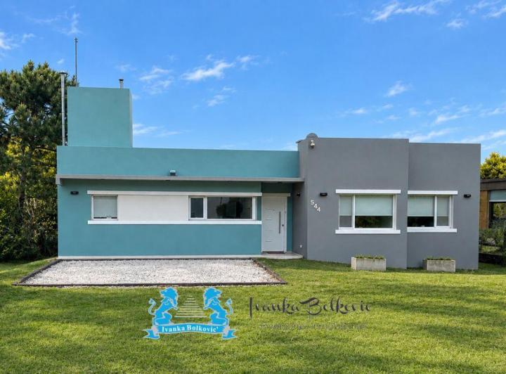 Casa · 160m² · 4 Ambientes · 1 Cochera