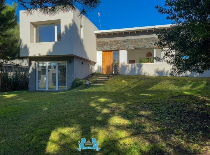 Casa · 158m² · 5 Ambientes · 1 Cochera
