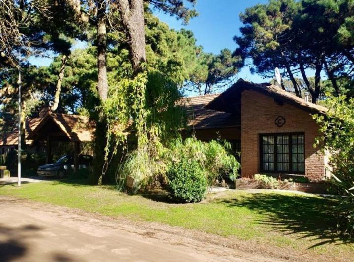 Casa · 225m² · 5 Ambientes