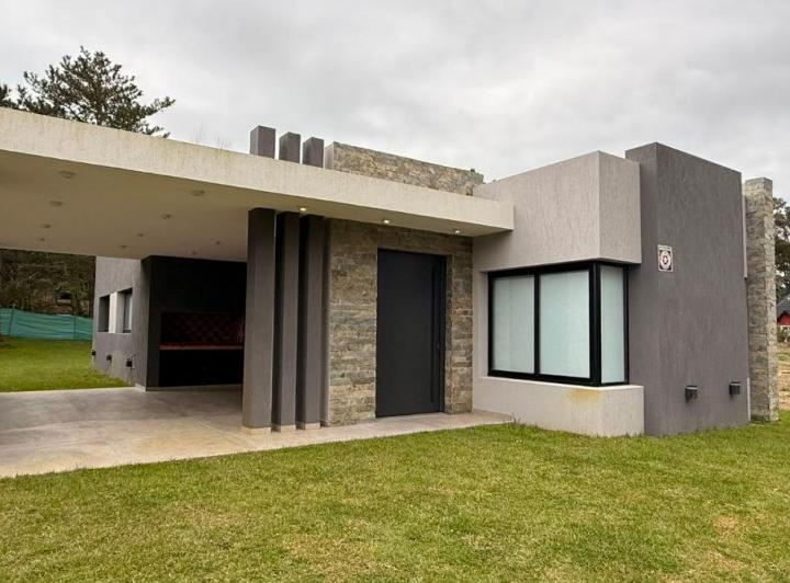 Casa · 134m² · 4 Ambientes · 1 Cochera