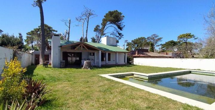 Casa · 170m² · 4 Ambientes · 1 Cochera