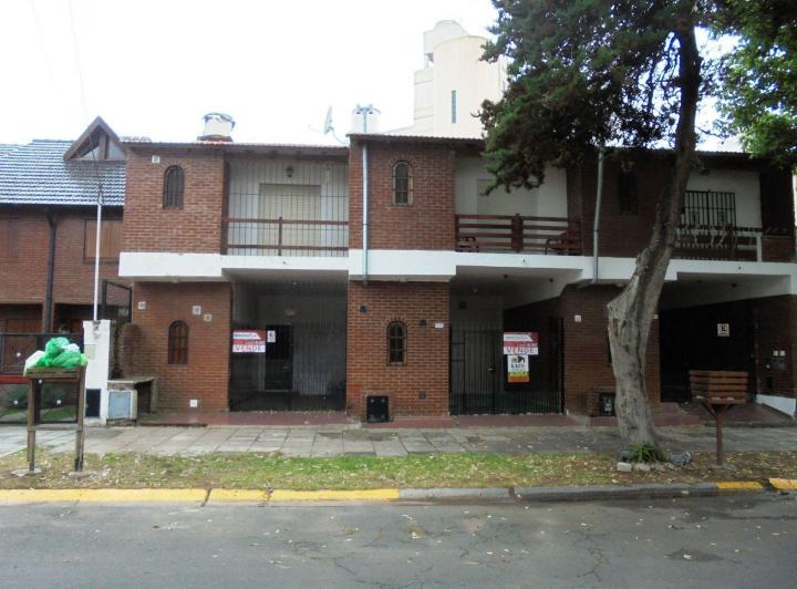 Casa · 69m² · 4 Ambientes · 1 Cochera