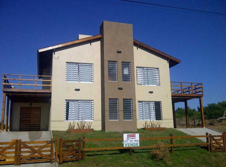 Casa · 100m² · 3 Ambientes · 1 Cochera