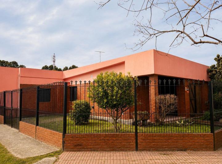 Casa · 140m² · 3 Ambientes · 2 Cocheras