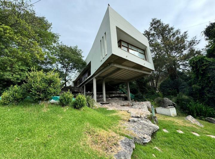 Casa · 667m² · 4 Ambientes