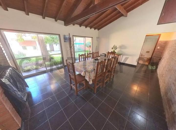 Casa · 170m² · 4 Ambientes · 1 Cochera