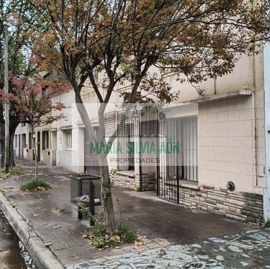 Casa · 163m² · 4 Ambientes · 1 Cochera