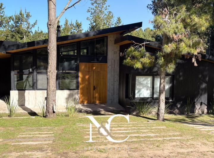 Casa · 300m² · 6 Ambientes