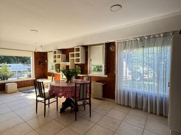 Casa · 130m² · 3 Ambientes · 1 Cochera