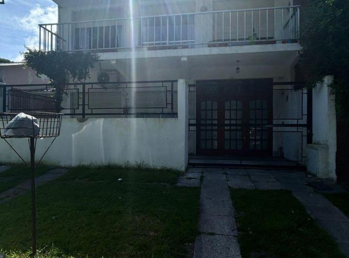 Casa · 237m² · 5 Ambientes · 1 Cochera