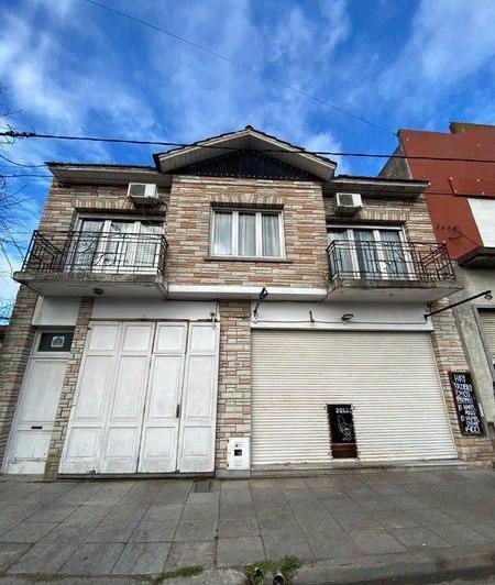 Casa · 481m² · 4 Ambientes · 18 Cocheras