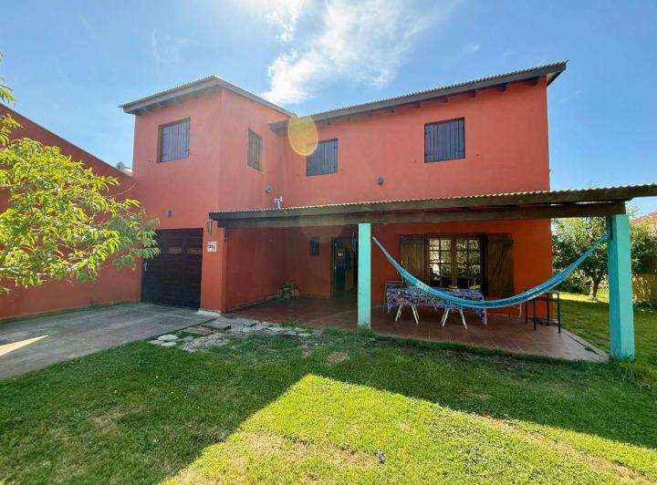 Casa · 150m² · 5 Ambientes · 1 Cochera