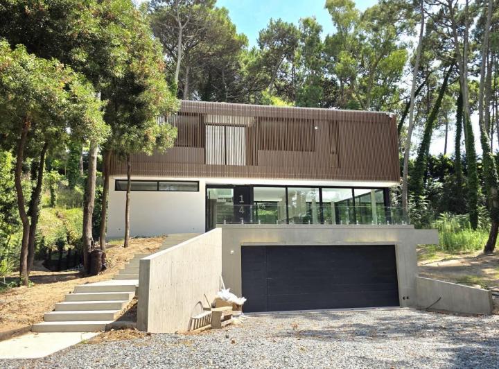 Casa · 650m² · 6 Ambientes · 3 Cocheras