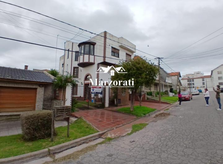 Casa · 180m² · 6 Ambientes · 1 Cochera