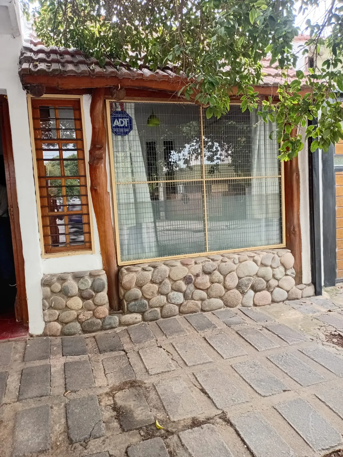 ALQUILO MONOAMBIENTE EN ALTO ALBERDI