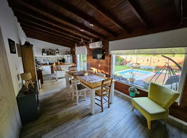 Casa · 80m² · 2 Ambientes · 3 Cocheras