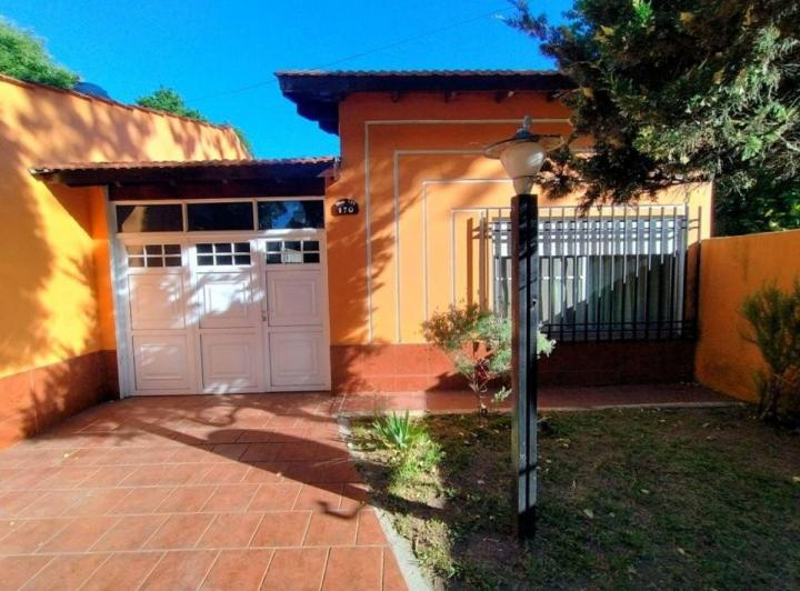 Casa · 70m² · 3 Ambientes · 1 Cochera