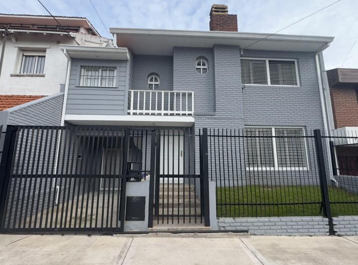 Casa · 126m² · 4 Ambientes · 1 Cochera