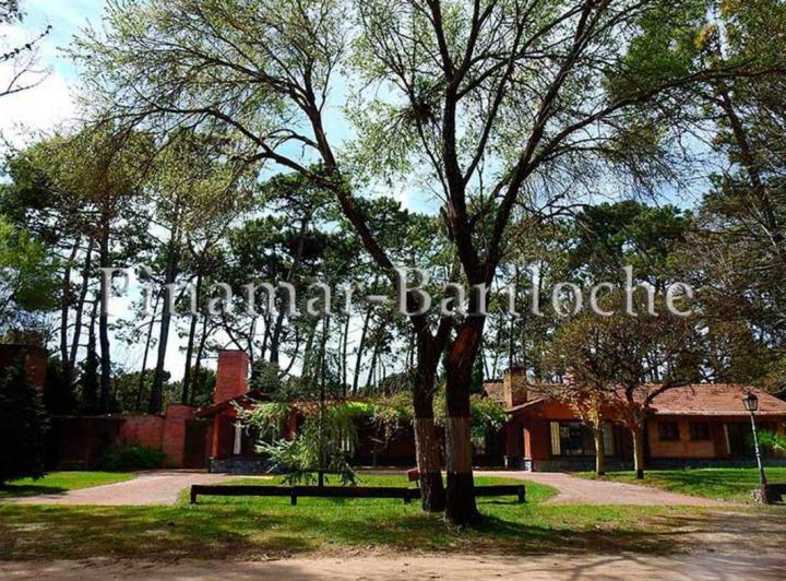 Casa · 300m² · 10 Ambientes · 3 Cocheras