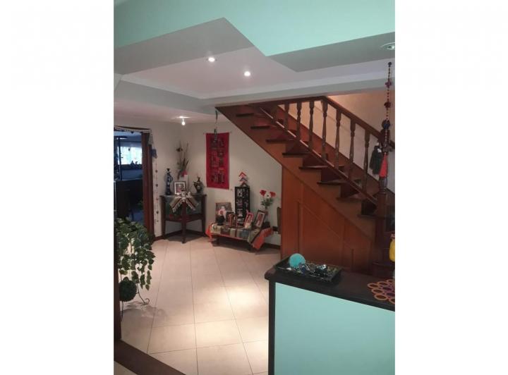 Casa · 182m² · 5 Ambientes · 1 Cochera