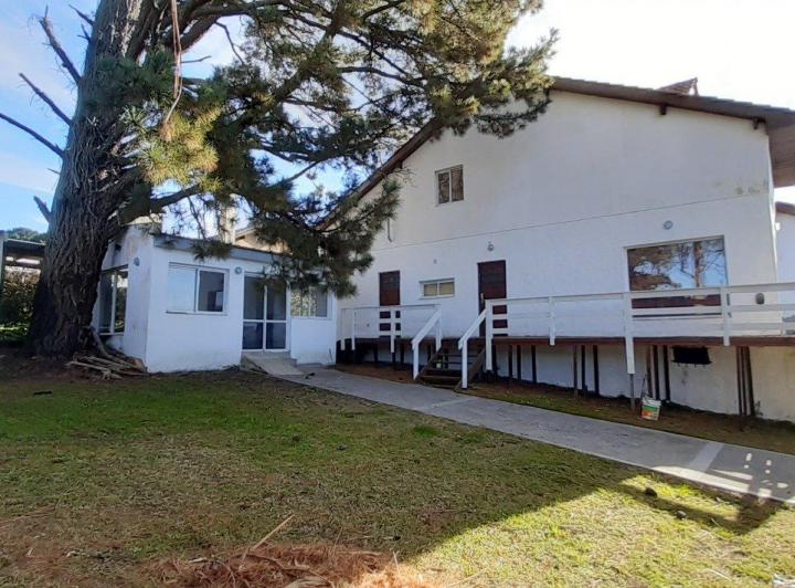 Casa · 200m² · 7 Ambientes