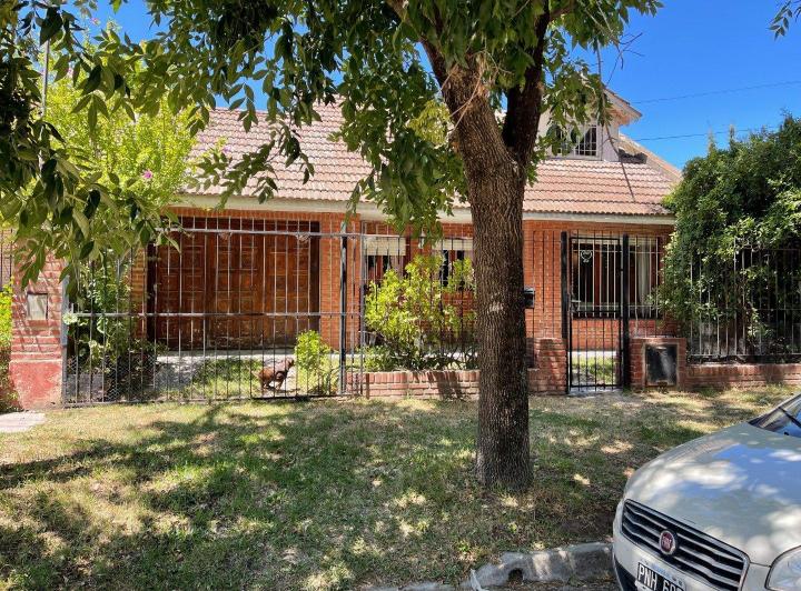 Casa · 137m² · 2 Dormitorios · 1 Cochera