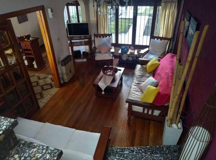 Casa · 180m² · 6 Ambientes