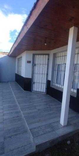 Casa · 200m² · 4 Ambientes · 2 Cocheras